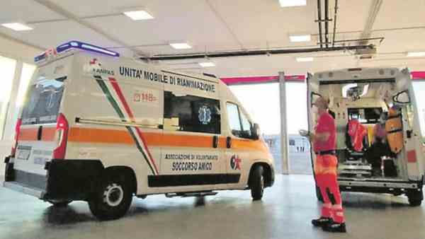 Puglia, pazienti “parcheggiati” in ambulanze sotto al sole per ore Puglia, pazienti “parcheggiati” in ambulanze sotto al sole per ore