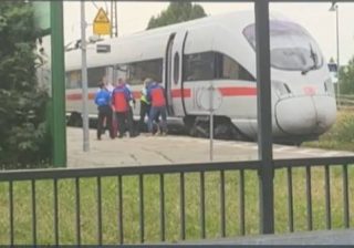 Germania, attacco con l'ascia in treno