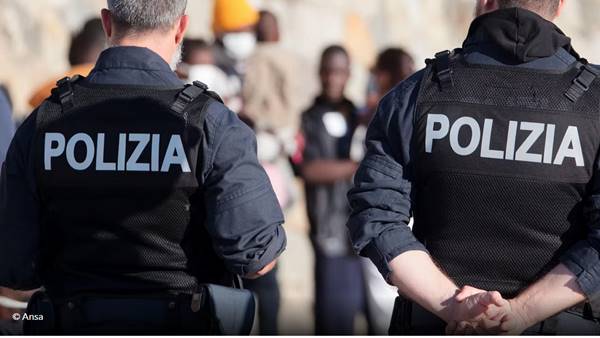 Accusa di terrorismo archiviata, 4 nordafricani chiedono 2 milioni Accusa di terrorismo archiviata, 4 nordafricani chiedono 2 milioni