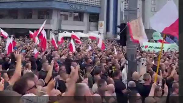 Polonia, proteste di massa contro l’immigrazione Polonia, proteste di massa contro l’immigrazione