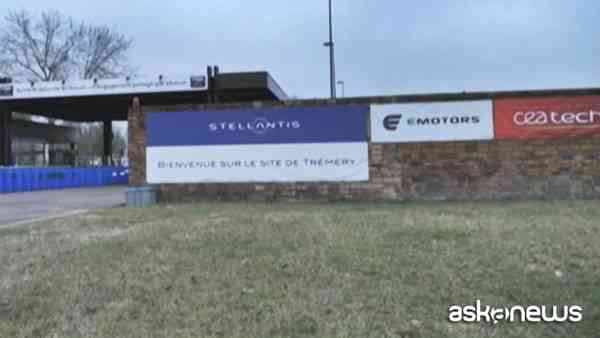 Stellantis, nel 1° semestre fatturato in calo e perdite per 2,3 miliardi Stellantis, nel 1° semestre fatturato in calo e perdite per 2,3 miliardi