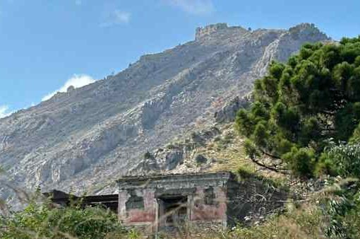 Antica Villa Romana occupata dai Rom