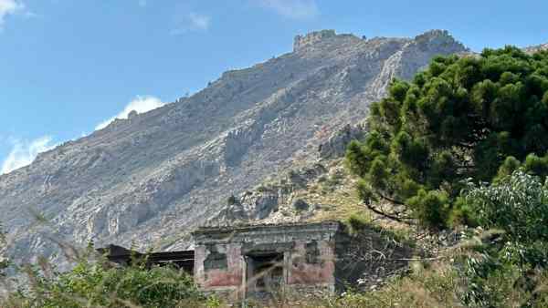 Antica Villa Romana occupata dai Rom, “rubano rame e appiccano incendi” Antica Villa Romana occupata dai Rom, “rubano rame e appiccano incendi”