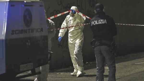 roma rapina con sparatoria in un bar tre feriti