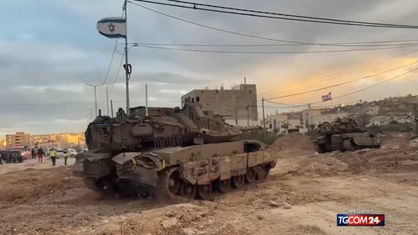 Israele, carri armati entrano a Gaza City. “Chi non lascia la città muoia o si arrenda” Israele, carri armati entrano a Gaza City. “Chi non lascia la città muoia o si arrenda”