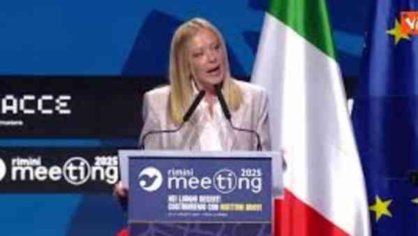 Immigrazione clandestina, Meloni: ‘né giudici né burocrati ci fermeranno’ Immigrazione clandestina, Meloni: ‘né giudici né burocrati ci fermeranno’