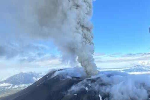 Kamchatka, vulcano in eruzione dopo 450 anni vulcano Krasheninnikov