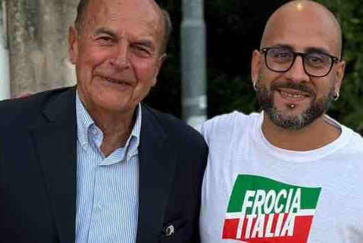Brianza Pride, Bersani e “Frocia Italia” Brianza Pride, Bersani e "Frocia Italia"