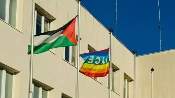 Comune Cisternino: bandiera palestinese al posto di quella italiana, è polemica