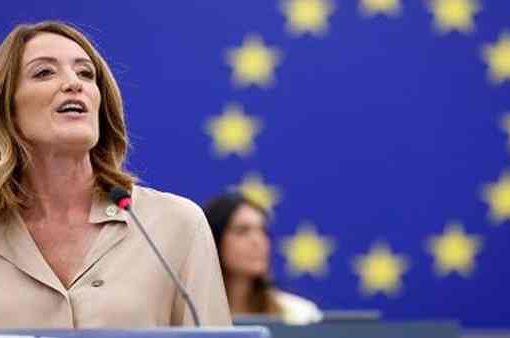 Parlamento UE, negato minuto di silenzio per Charlie Kirk tra gli appalusi della sinistra Metsola parlamento UE