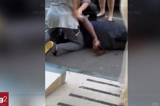 Pestaggio brutale in supermercato a Brescia, arrestato tunisino Pestaggio brutale in supermercato a Brescia