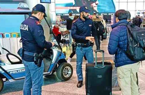 Furto di bagagli a Malpensa, arrestato algerino polizia bagagli
