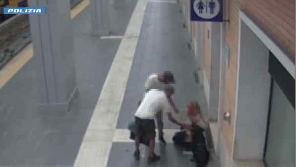 Foggia, rapina in stazione: fermati due extracomunitari Foggia, rapina in stazione: fermati due extracomunitari