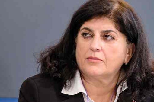 La palestinese che rimpiange Hitler candidata con Avs in Campania Souzan Fatayer