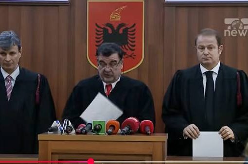 Albania, giudice di Corte di Appello ucciso in aula Albania, giudice di Corte di Appello ucciso in aula