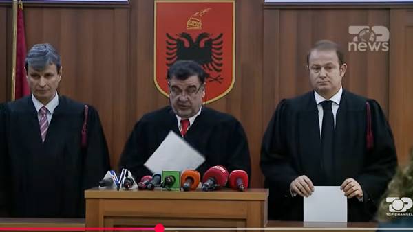 Albania, giudice di Corte di Appello ucciso in aula