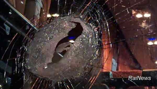 Sassi contro pullman dei tifosi Pistoia basket: morto l’autista Sassi contro pullman dei tifosi Pistoia basket: morto l’autista