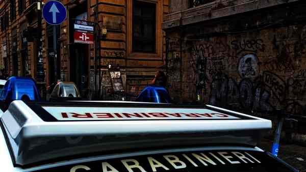 Palermo, turisti picchiati e rapinati: denunciati 4 nordafricani Palermo, turisti picchiati e rapinati: denunciati 4 nordafricani
