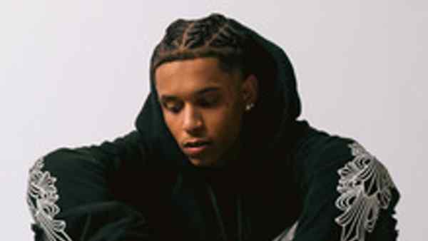Rapper Faneto denunciato dalla ex che pubblica i lividi