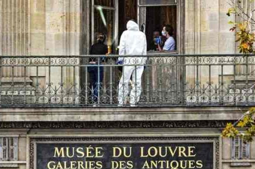 Furto al Louvre, ‘i due fermati stavano fuggendo in Algeria e Mali’ Furto al Louvre