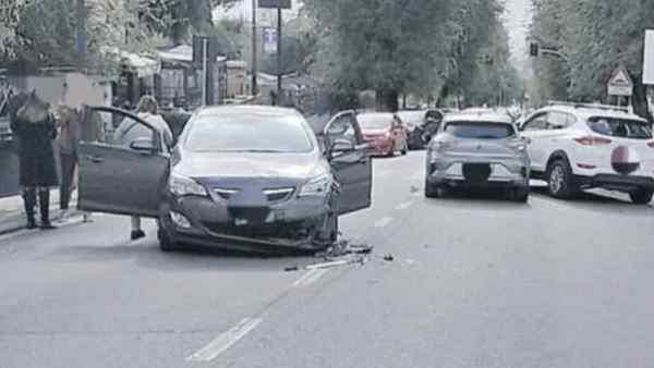 Rom in fuga dopo un furto tenta di investire i Cc e provoca due incidenti Rom in fuga dopo un furto tenta di investire i Cc e provoca due incidenti