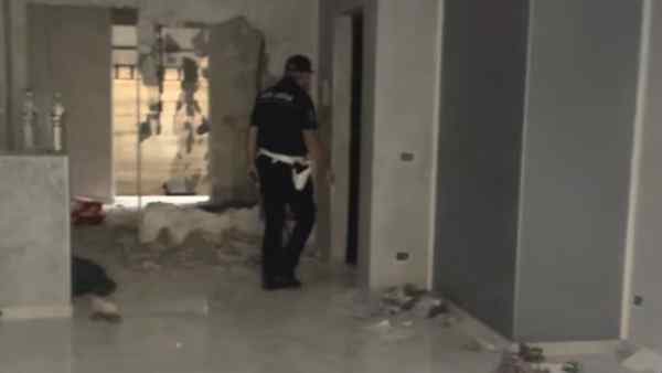 Palermo, bomba carta sotto casa dell’assessore dopo uno sgombero Palermo, bomba carta sotto casa dell’assessore dopo uno sgombero