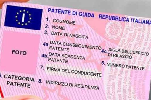 Patente a 17 anni, via libera del Parlamento UE patente digitale