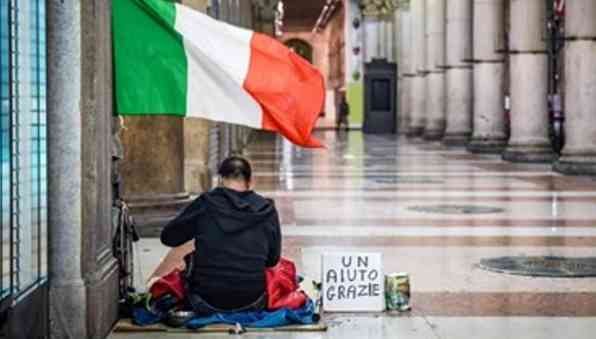 Suicidi e omicidi per povertà, ma lo spettro non desta il potere Suicidi e omicidi per povertà, ma lo spettro non desta il potere