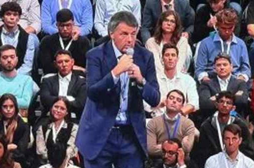 Renzi: “evitare che fra due anni il Quirinale diventi Casa sovranista” Renzi alla Lepolda