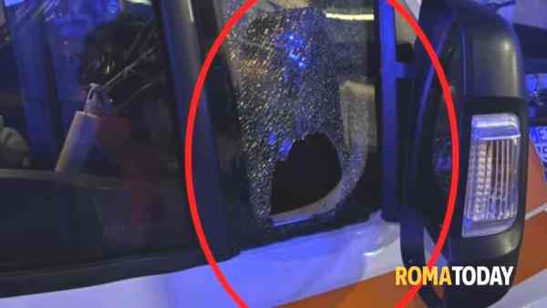 Roma, ambulanza saccheggiata durante soccorso di un paziente Roma, ambulanza saccheggiata durante soccorso di un paziente
