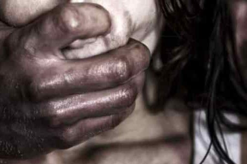 Torino, 17enne stuprata nel bagno del cinema: straniero condannato a 7 anni e mezzo stupro