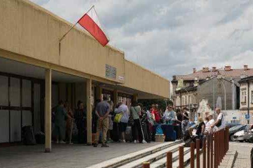 Migliaia di uomini ucraini in fuga verso Germania e Polonia ucraini in fuga verso Germania e Polonia