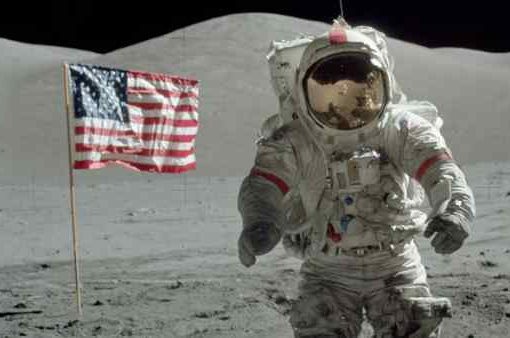 Nasa: “Siamo stati sulla Luna sei volte” astronauta sulla luna