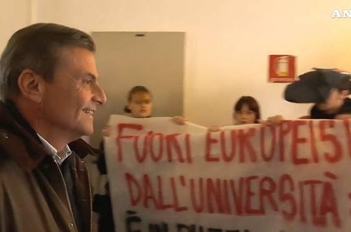 Calenda contestato