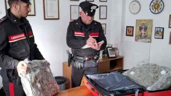 Mestre, droga per 40mila euro nel trolley: arrestato straniero Mestre, droga per 40mila euro nel trolley: arrestato straniero