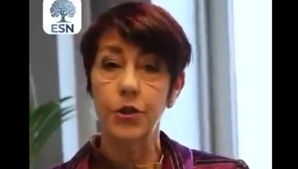 Eurodeputata Christine Anderson: “von der Leyen è la più corrotta che ci sia” Eurodeputata Christine Anderson: “von der Leyen è la più corrotta che ci sia”