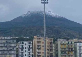 Neve sul Vesuvio