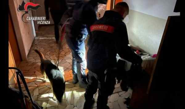 Maxi operazione contro la mafia nigeriana, 20 arresti Maxi operazione contro la mafia nigeriana, 20 arresti