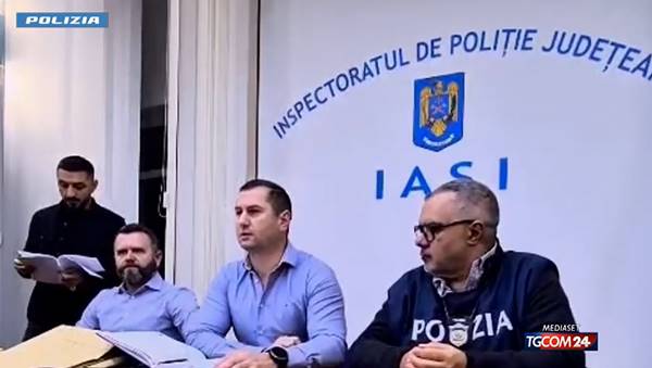 Roma, sgominata rete romena di sfruttamento della prostituzione: 21 fermi Roma, sgominata rete romena di sfruttamento della prostituzione: 21 fermi