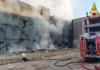 Roma, in fiamme edificio occupato abusivamente