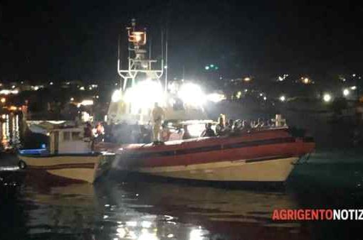 Migranti, 122 sbarcati a Lampedusa