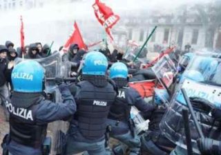 Torino, scontri dopo sgombero Askatasuna