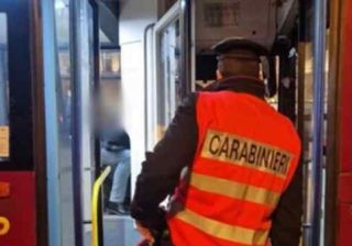 carabinieri bus