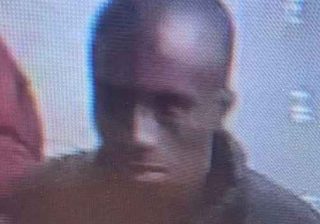 Parigi, tre donne accoltellate nella metro: arrestato straniero