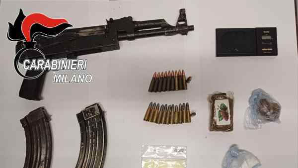 kalashnikov sequestrato a un marocchino