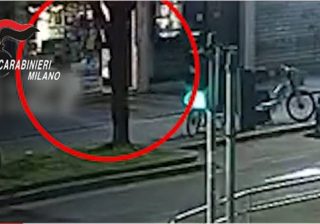 Rapina in negozio a Milano