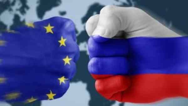 UE, un vuoto impero vuoto autolesionista malato di russobia UE, un vuoto impero vuoto autolesionista malato di russobia