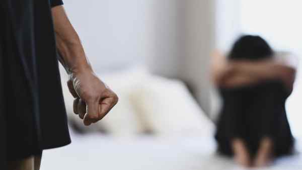 Maltrattamenti alla moglie, il giudice: episodi saltuari, prosciolto Maltrattamenti alla moglie, il giudice: episodi saltuari, prosciolto