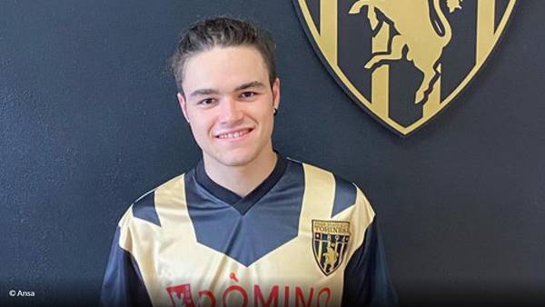 Torino, 19enne muore mentre torna a casa in bici e vene derubato Torino, 19enne muore mentre torna a casa in bici e vene derubato