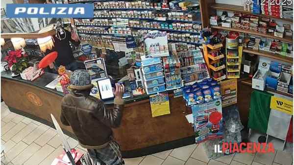 Piacenza rapina in tabaccheria